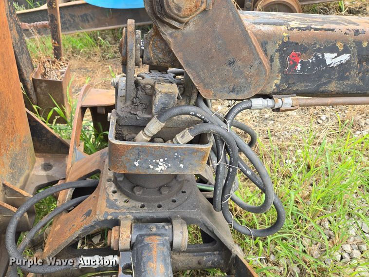 image for item DT7750 Hood 7000 truck mounted grapple 