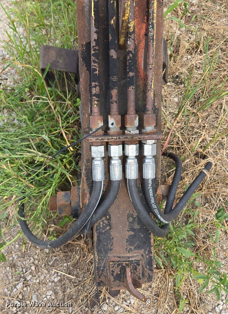 image for item DT7750 Hood 7000 truck mounted grapple 