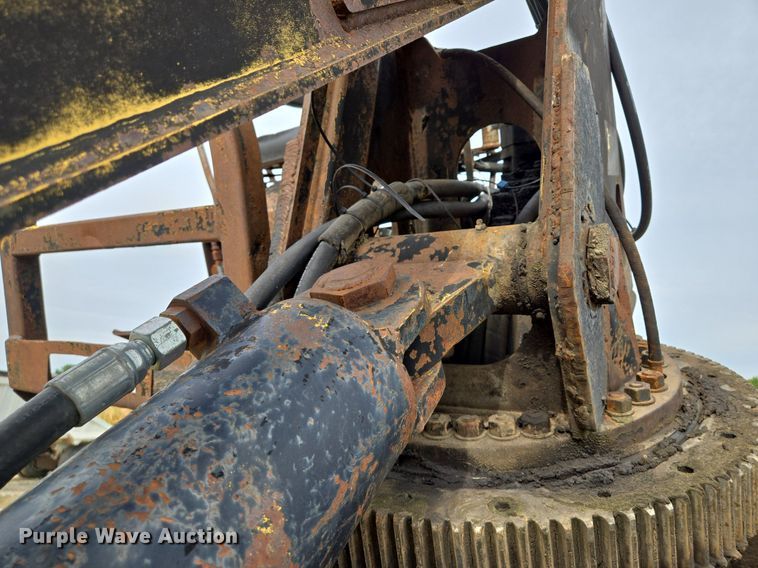 image for item DT7750 Hood 7000 truck mounted grapple 