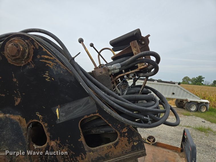 image for item DT7750 Hood 7000 truck mounted grapple 