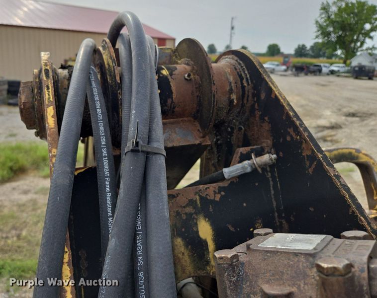 image for item DT7750 Hood 7000 truck mounted grapple 