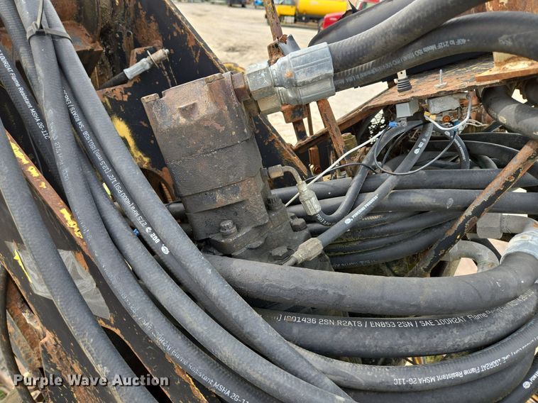 image for item DT7750 Hood 7000 truck mounted grapple 