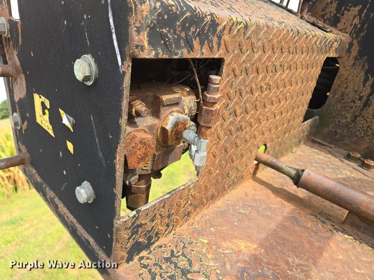 image for item DT7750 Hood 7000 truck mounted grapple 