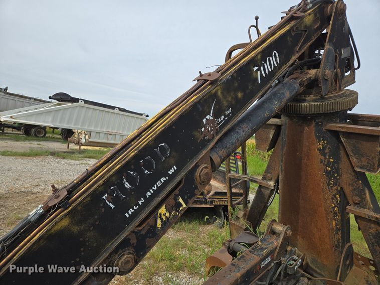 image for item DT7750 Hood 7000 truck mounted grapple 