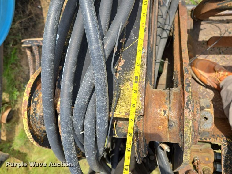 image for item DT7750 Hood 7000 truck mounted grapple 