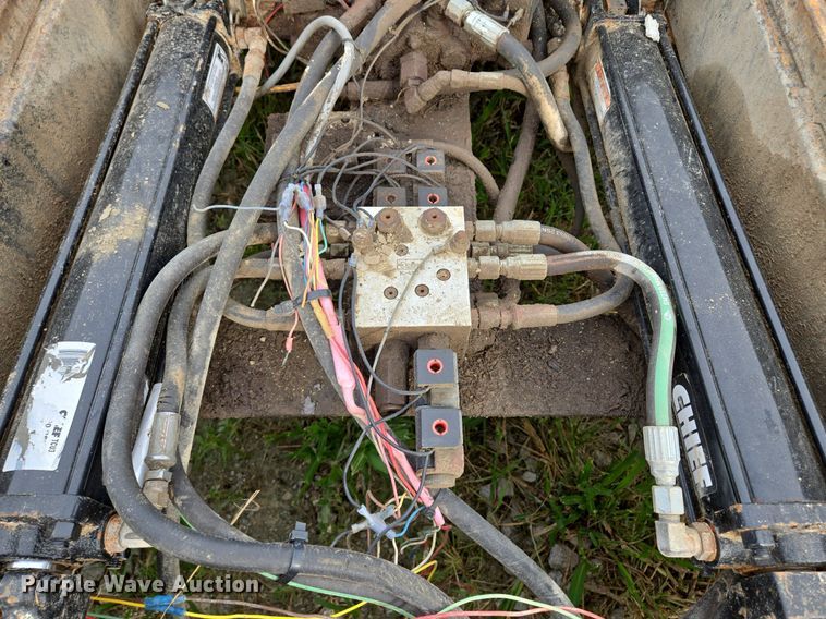 image for item DT7751 Cannonball hydraulic bale bed