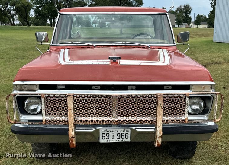image for item DX1046 1976 Ford F100 pickup truck