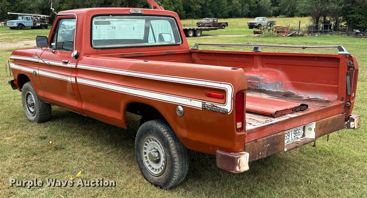 image for item DX1046 1976 Ford F100 pickup truck