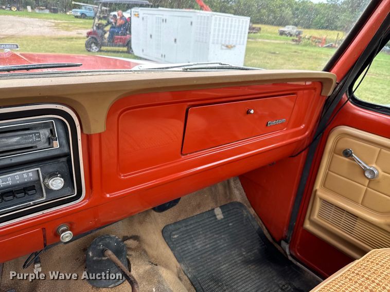 image for item DX1046 1976 Ford F100 pickup truck