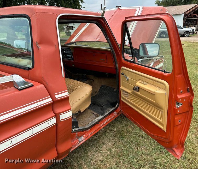 image for item DX1046 1976 Ford F100 pickup truck
