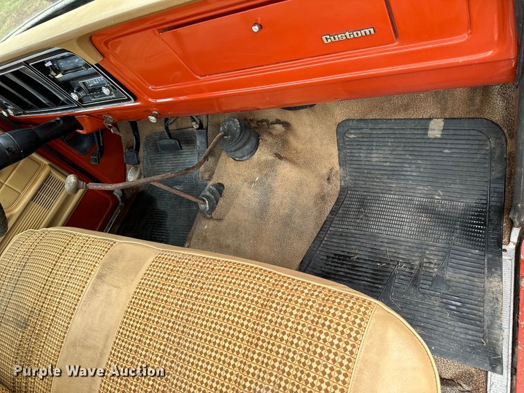 image for item DX1046 1976 Ford F100 pickup truck