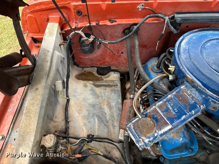 image for item DX1046 1976 Ford F100 pickup truck