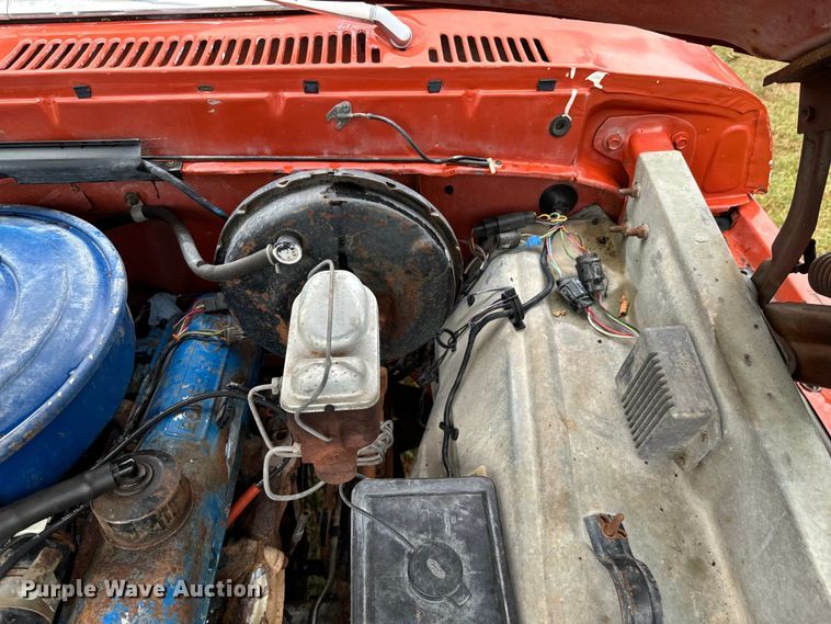 image for item DX1046 1976 Ford F100 pickup truck