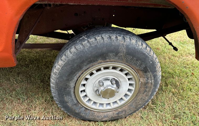 image for item DX1046 1976 Ford F100 pickup truck