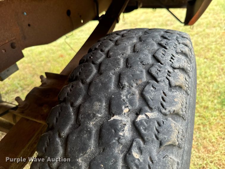 image for item DX1046 1976 Ford F100 pickup truck