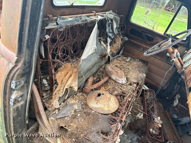 image for item DX1051 GMC pickup truck