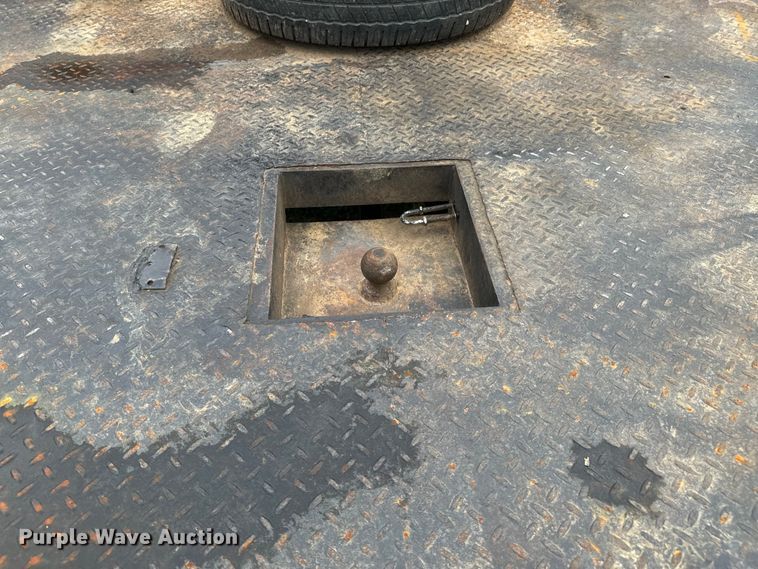 image for item DX1068 2008 Dodge Ram 3500 Quad Cab flatbed pickup truck