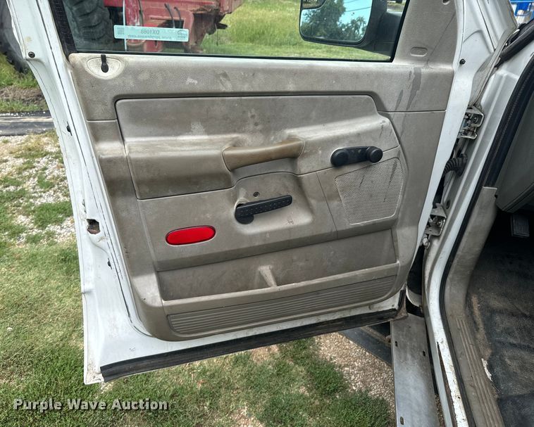 image for item DX1068 2008 Dodge Ram 3500 Quad Cab flatbed pickup truck