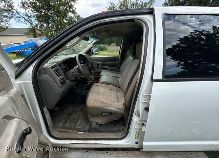 image for item DX1068 2008 Dodge Ram 3500 Quad Cab flatbed pickup truck