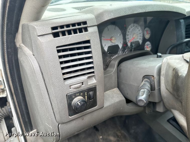 image for item DX1068 2008 Dodge Ram 3500 Quad Cab flatbed pickup truck