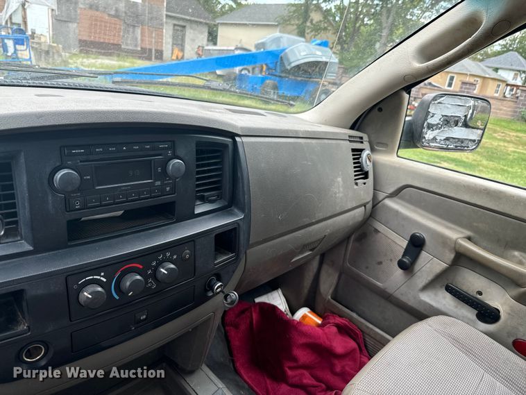 image for item DX1068 2008 Dodge Ram 3500 Quad Cab flatbed pickup truck