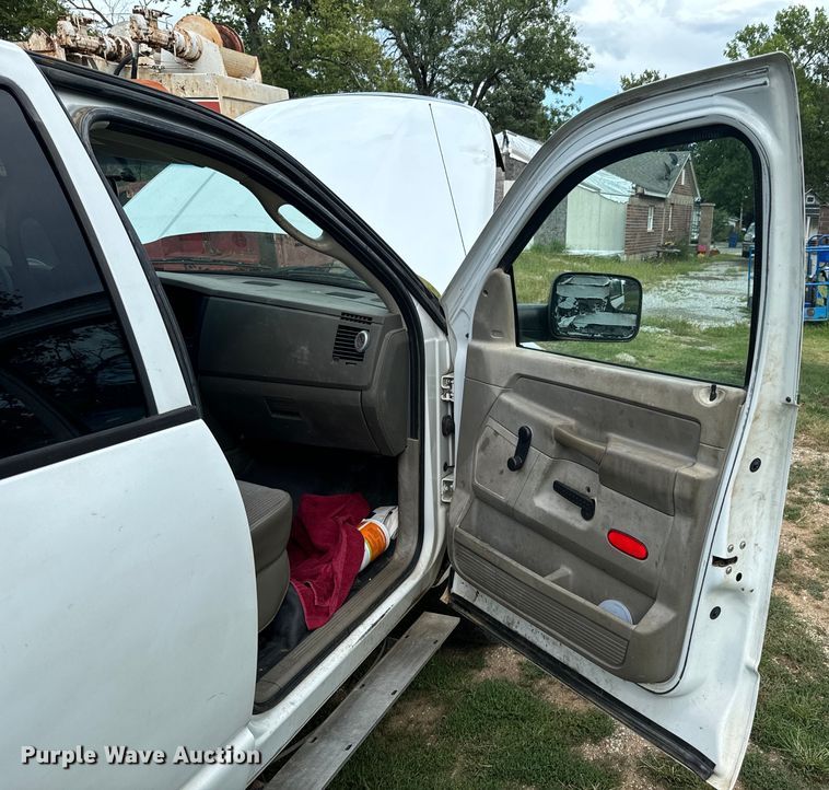 image for item DX1068 2008 Dodge Ram 3500 Quad Cab flatbed pickup truck