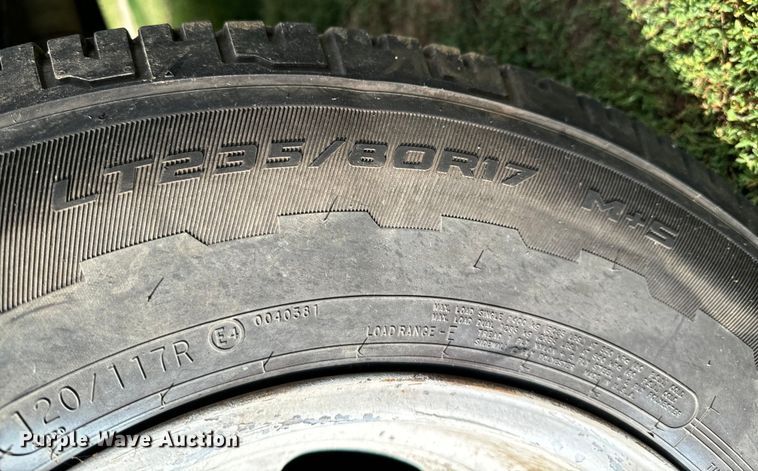 image for item DX1068 2008 Dodge Ram 3500 Quad Cab flatbed pickup truck