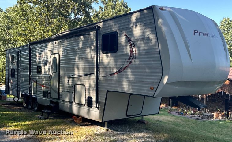 image for item DX1074 2020 Premier camper