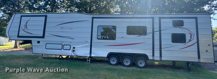 image for item DX1074 2020 Premier camper