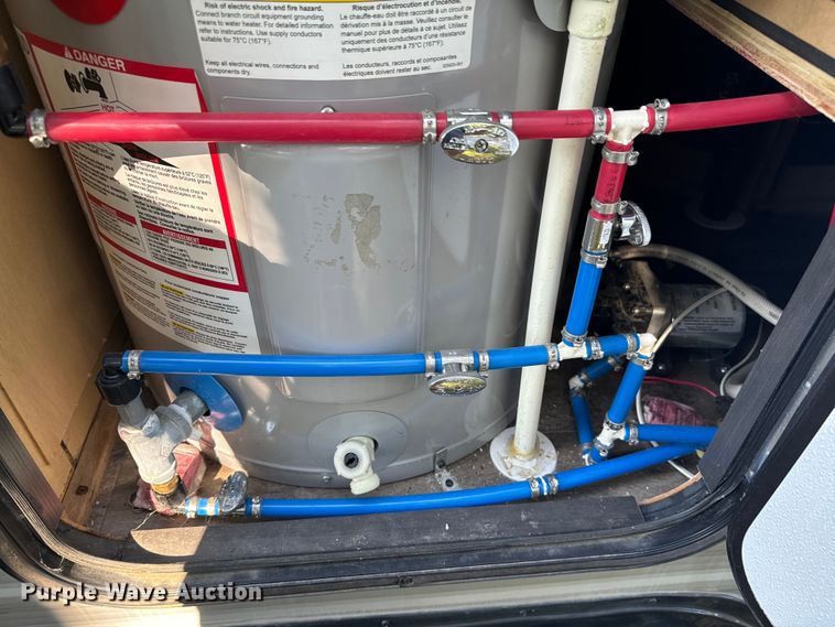 image for item DX1074 2020 Premier camper