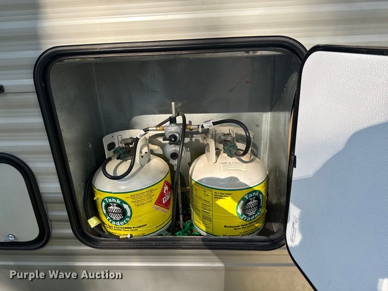 image for item DX1074 2020 Premier camper