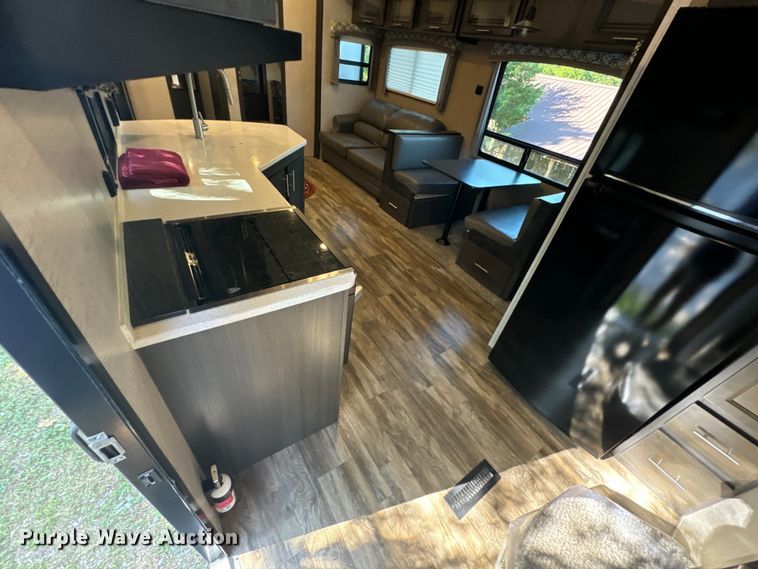 image for item DX1074 2020 Premier camper