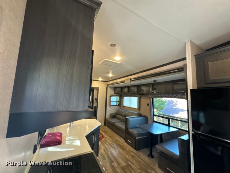 image for item DX1074 2020 Premier camper