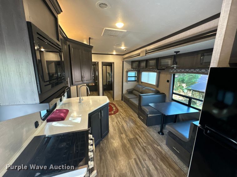 image for item DX1074 2020 Premier camper