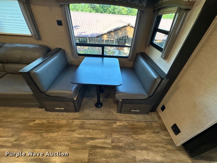 image for item DX1074 2020 Premier camper