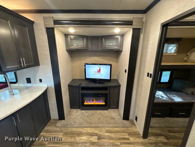 image for item DX1074 2020 Premier camper