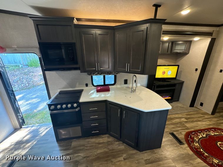 image for item DX1074 2020 Premier camper