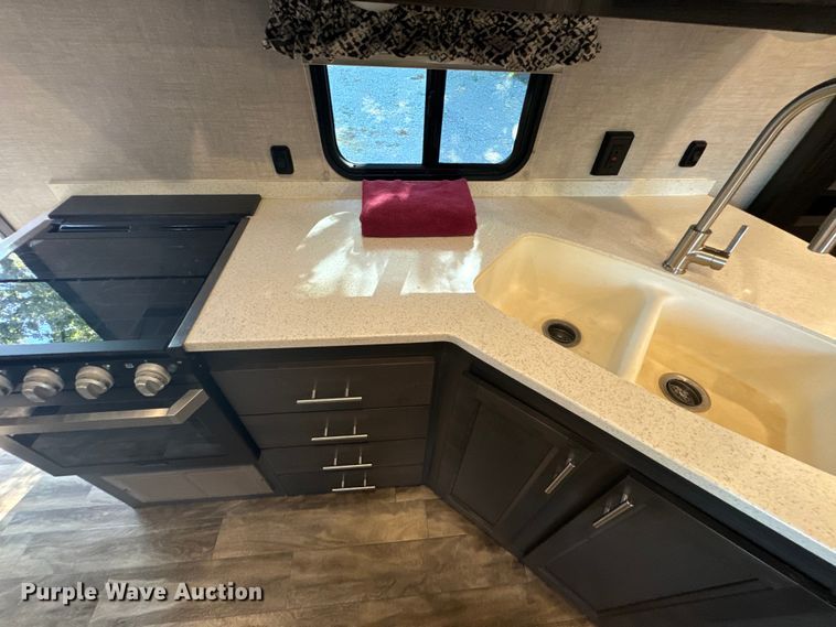 image for item DX1074 2020 Premier camper