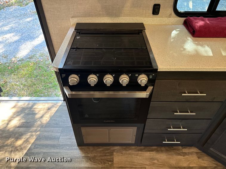 image for item DX1074 2020 Premier camper