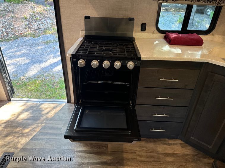 image for item DX1074 2020 Premier camper