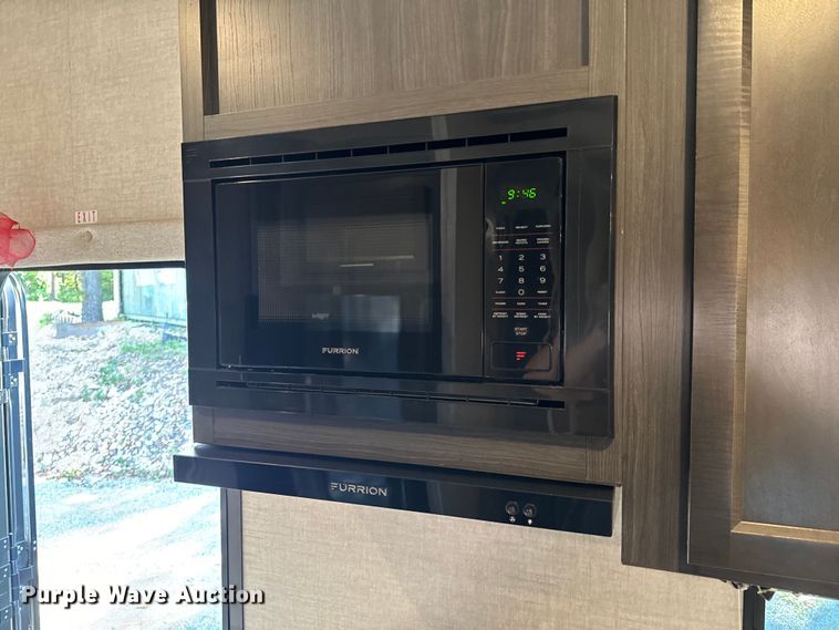 image for item DX1074 2020 Premier camper