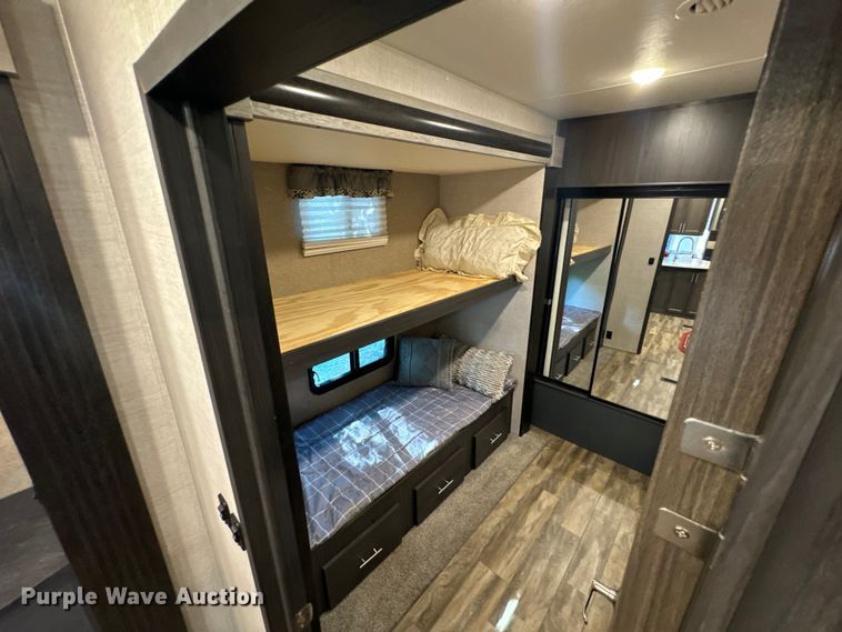 image for item DX1074 2020 Premier camper