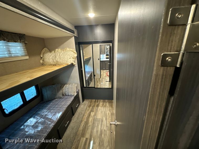 image for item DX1074 2020 Premier camper