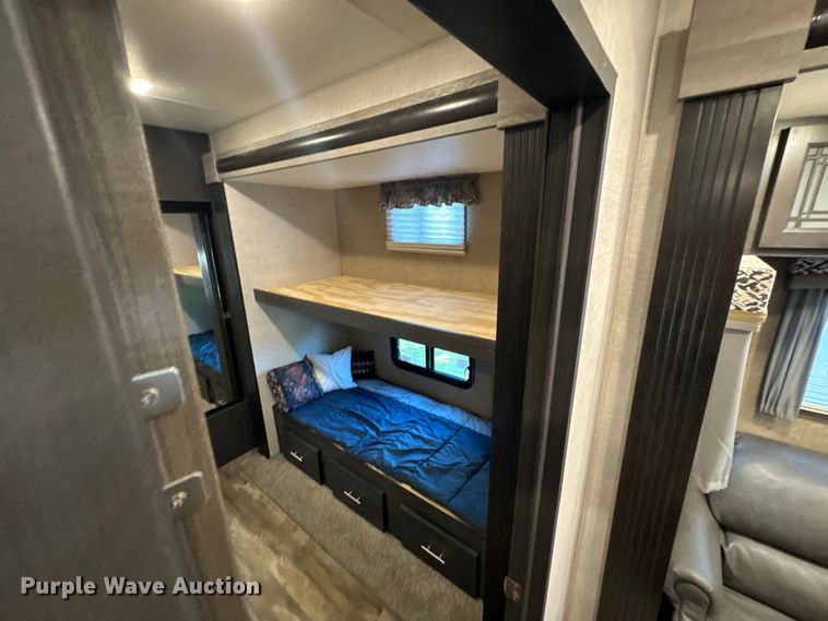 image for item DX1074 2020 Premier camper