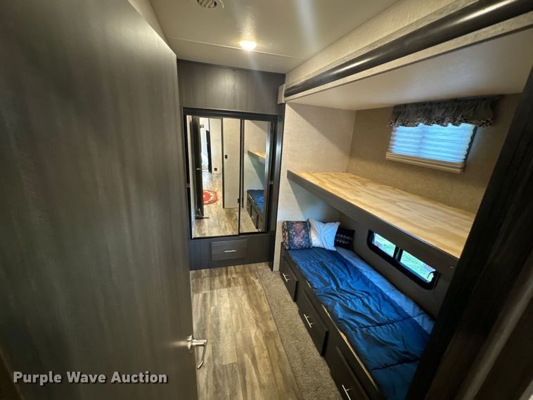 image for item DX1074 2020 Premier camper