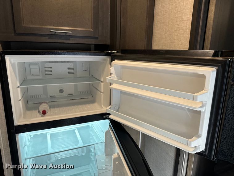 image for item DX1074 2020 Premier camper