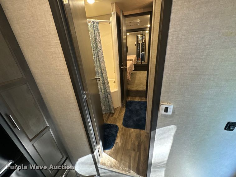 image for item DX1074 2020 Premier camper