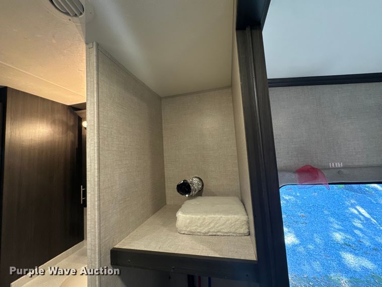 image for item DX1074 2020 Premier camper