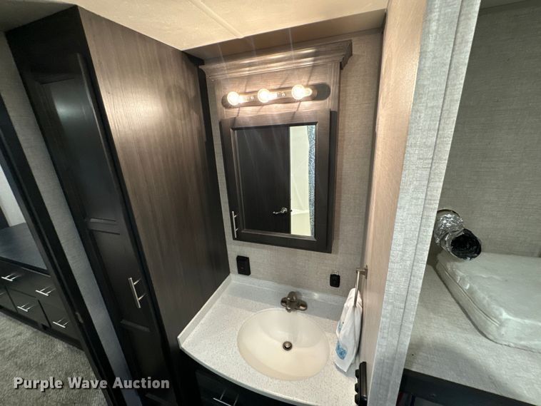 image for item DX1074 2020 Premier camper