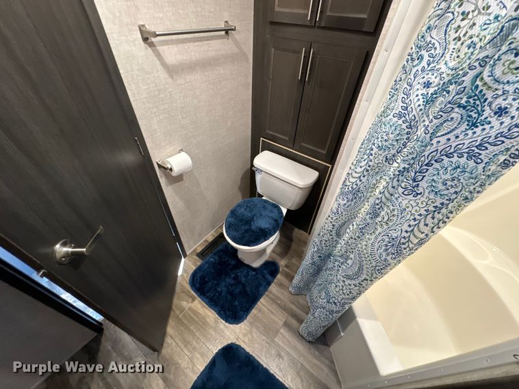 image for item DX1074 2020 Premier camper